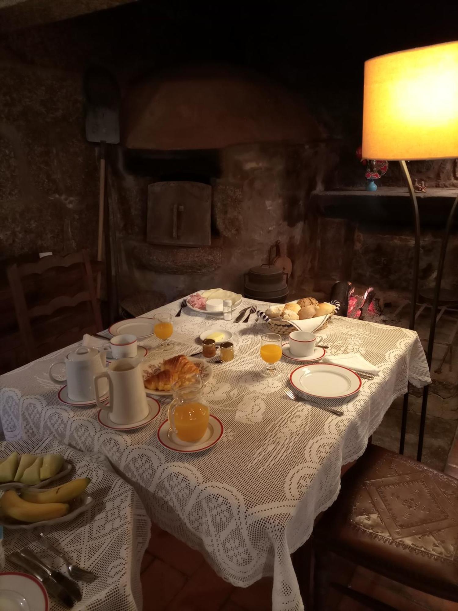 Paco De S.Cipriano Bed & Breakfast Guimaraes Bagian luar foto